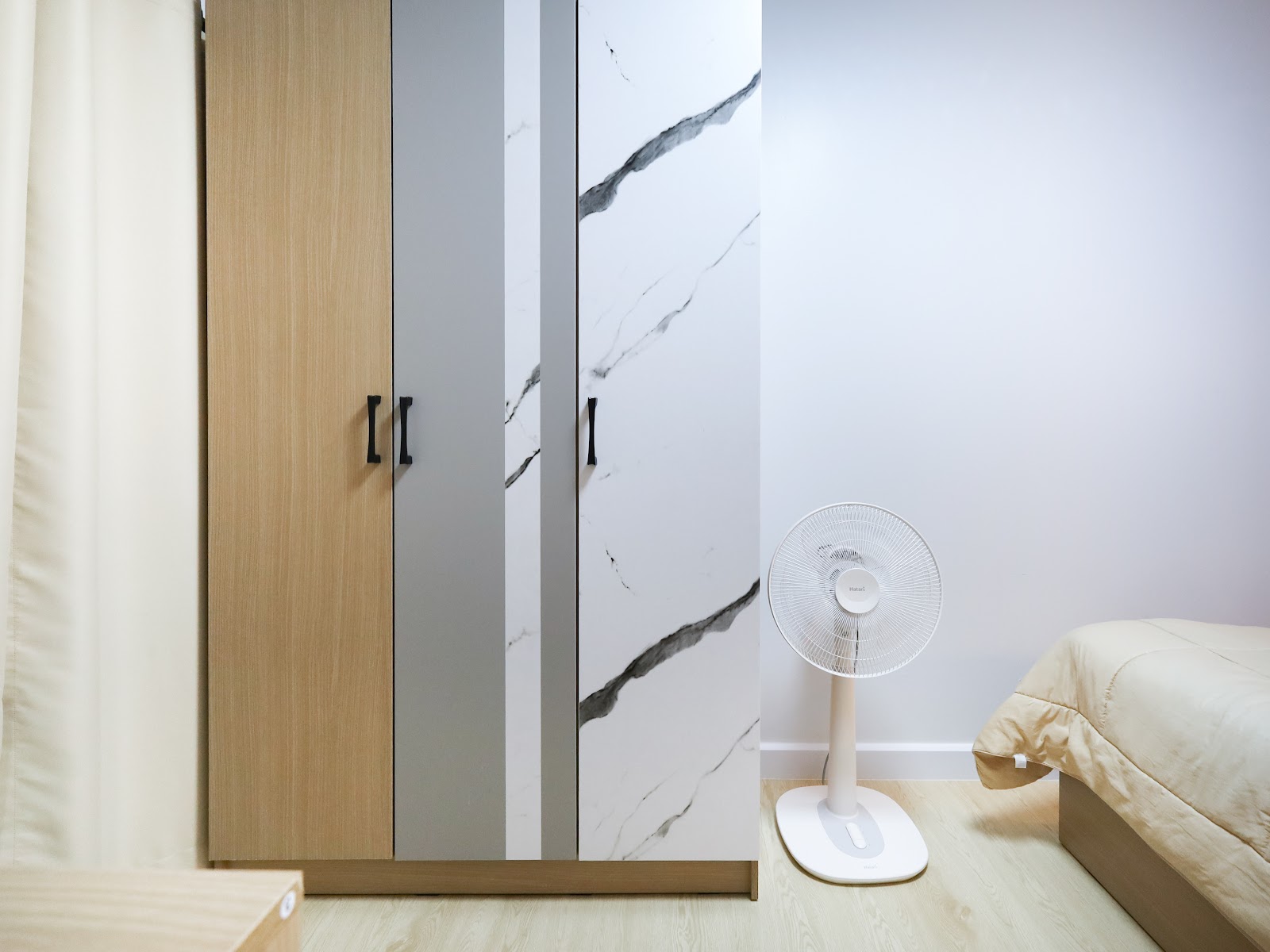 Wardrobe corner