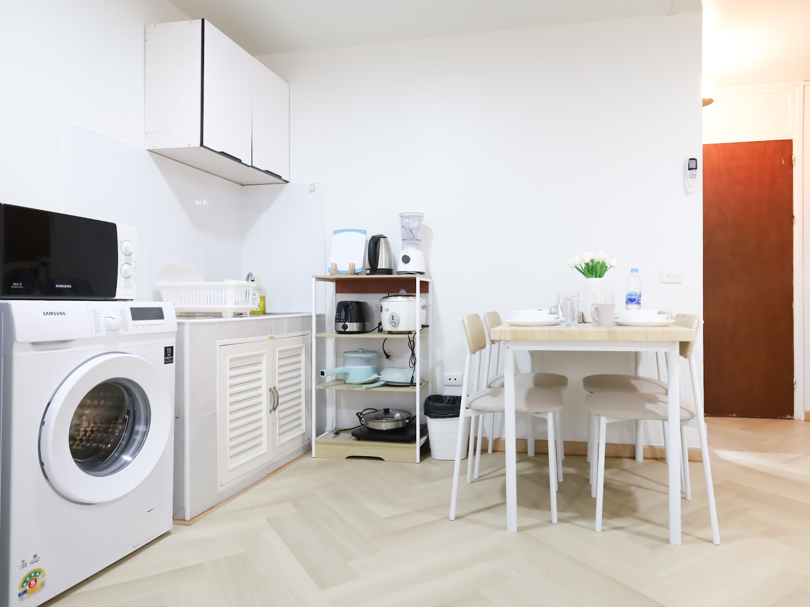 Kitchen corner with dining table for four