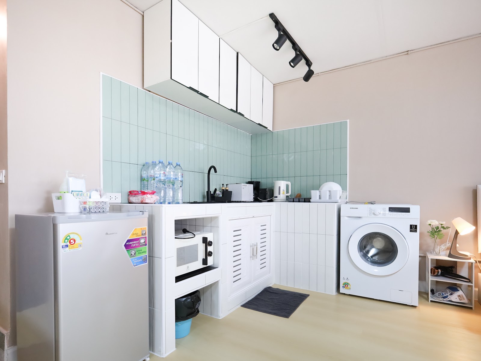Kitchen corner with washing machine